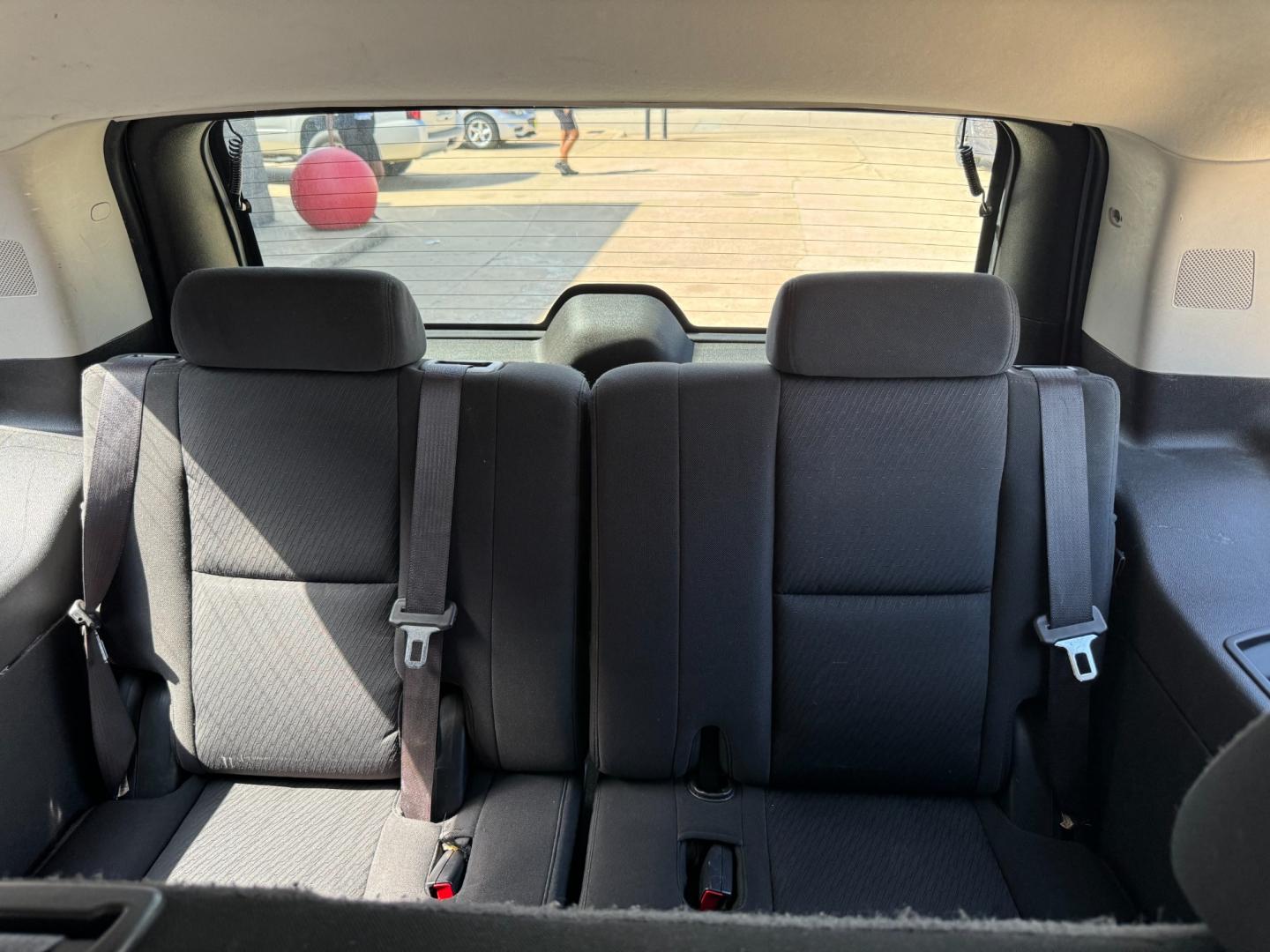 2014 SILVER CHEVROLET TAHOE (1GNSCAE05ER) , located at 5900 E. Lancaster Ave., Fort Worth, TX, 76112, (817) 457-5456, 0.000000, 0.000000 - Photo#12